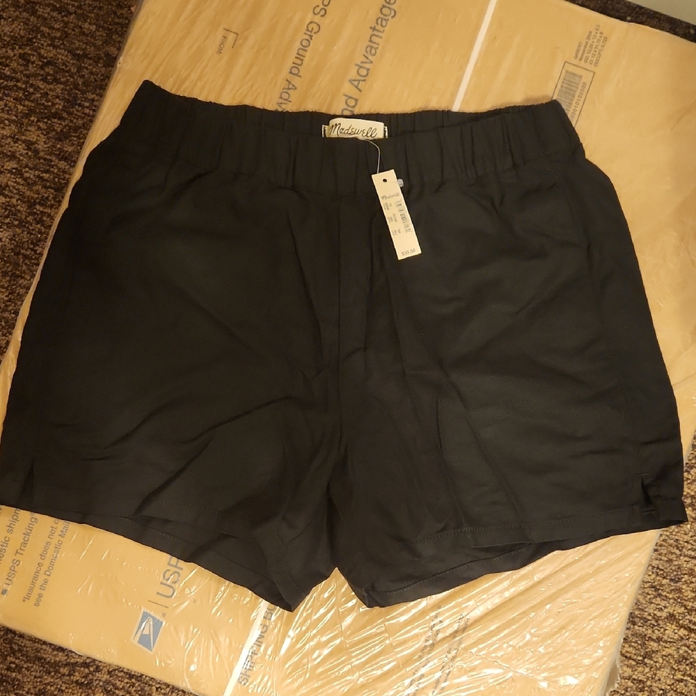 Madewell Women's Black Flat Front Shorts